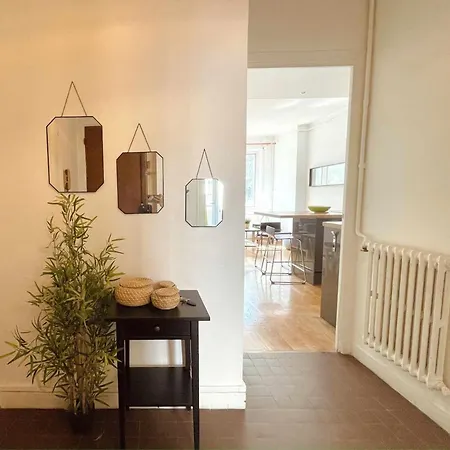 Lovely Bright Cocoon - Hyper Center De Daire Lyon